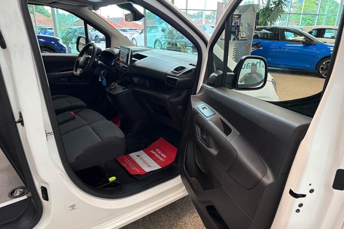 Hvid Citroën Berlingo fra 2021