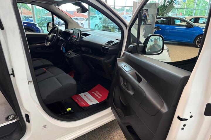 Hvid Citroën Berlingo fra 2021