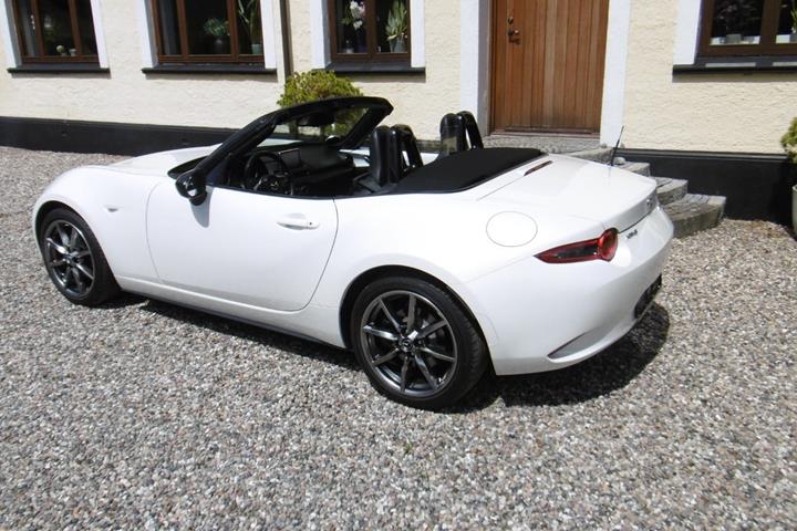 Hvid Mazda MX-5 fra 2015