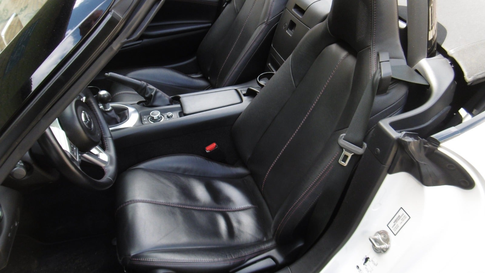 Hvid Mazda MX-5 fra 2015
