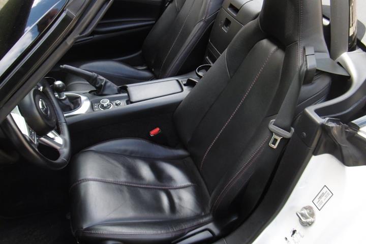 Hvid Mazda MX-5 fra 2015