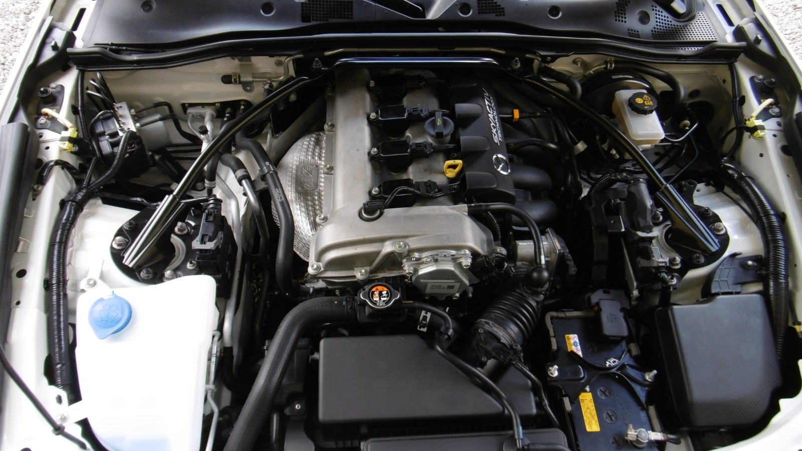 Hvid Mazda MX-5 fra 2015