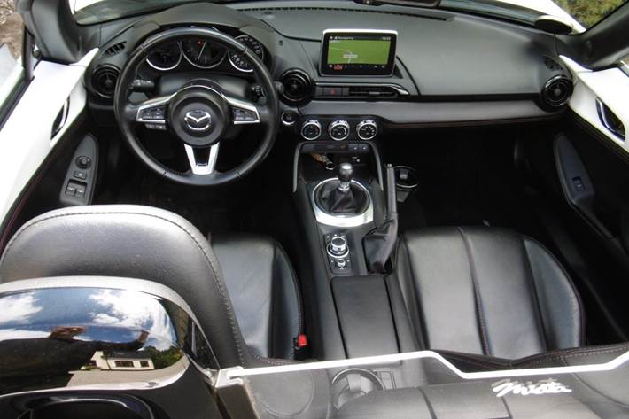 Hvid Mazda MX-5 fra 2015