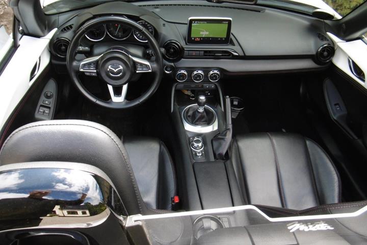 Hvid Mazda MX-5 fra 2015