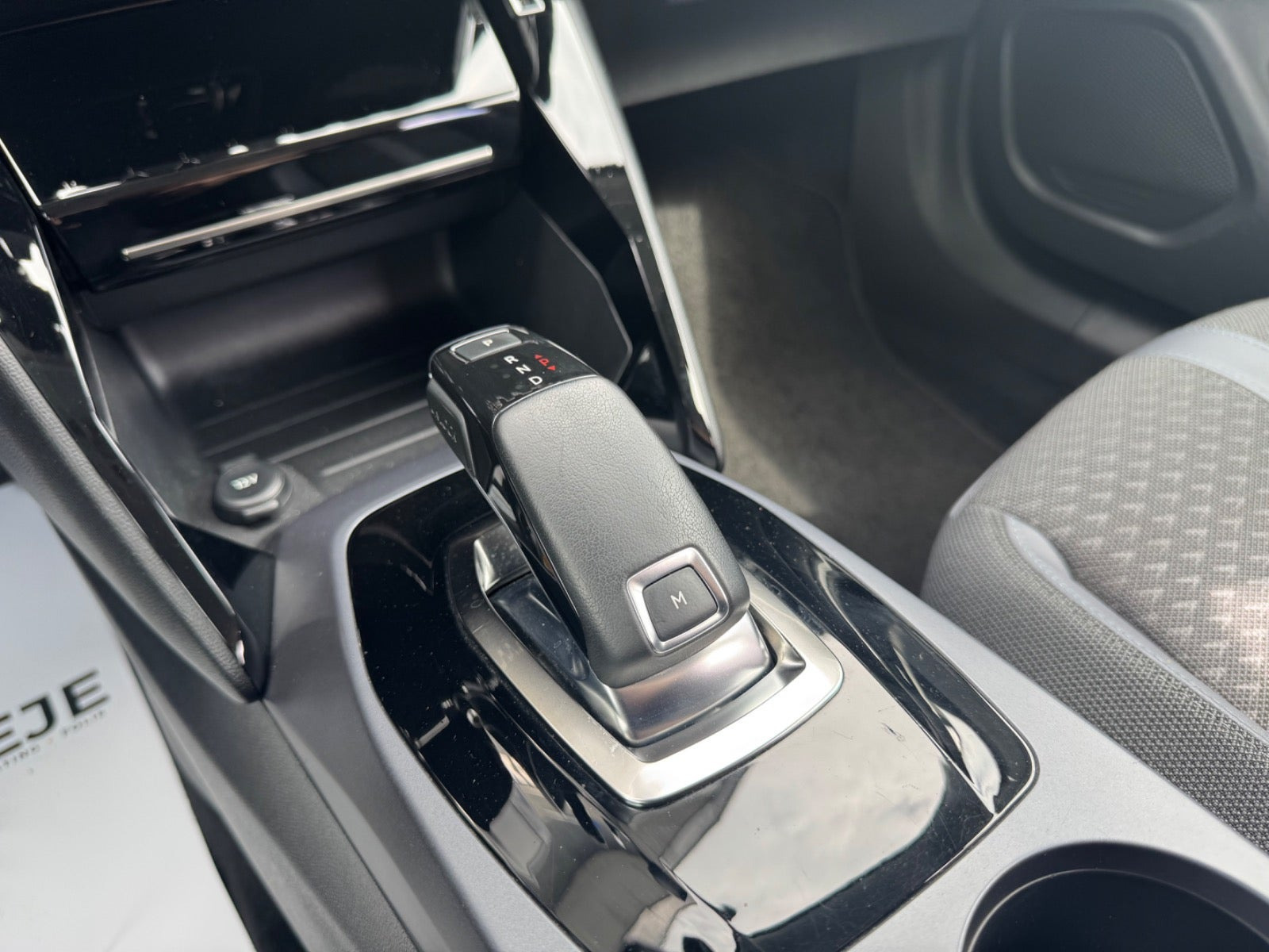 undefined Peugeot 2008 fra 2020