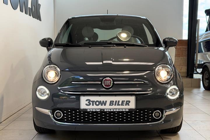 Grå Fiat 500 fra 2021