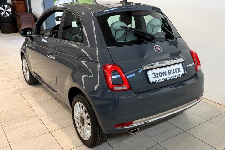 Grå Fiat 500 fra 2021