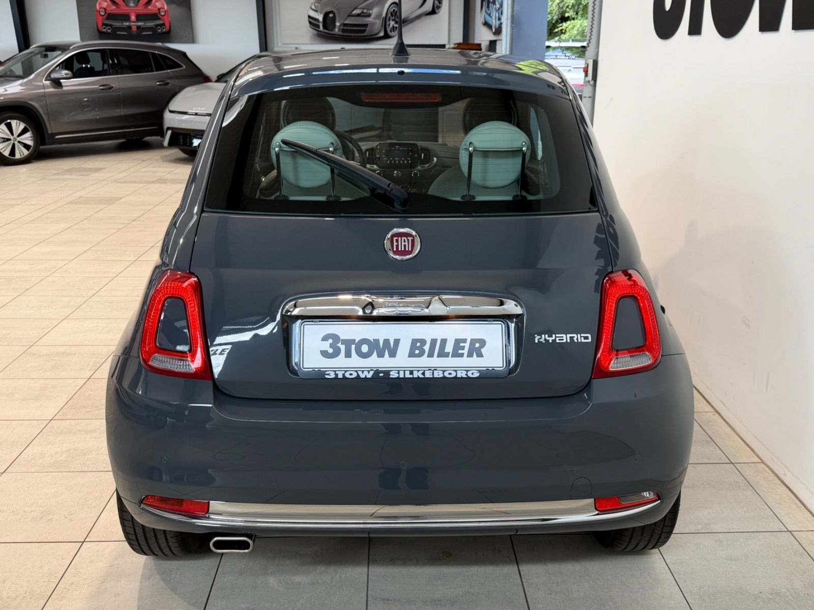 Grå Fiat 500 fra 2021