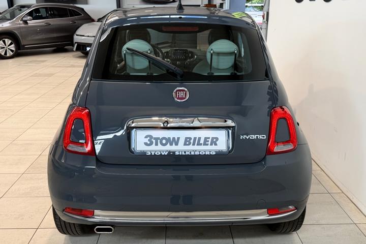 Grå Fiat 500 fra 2021