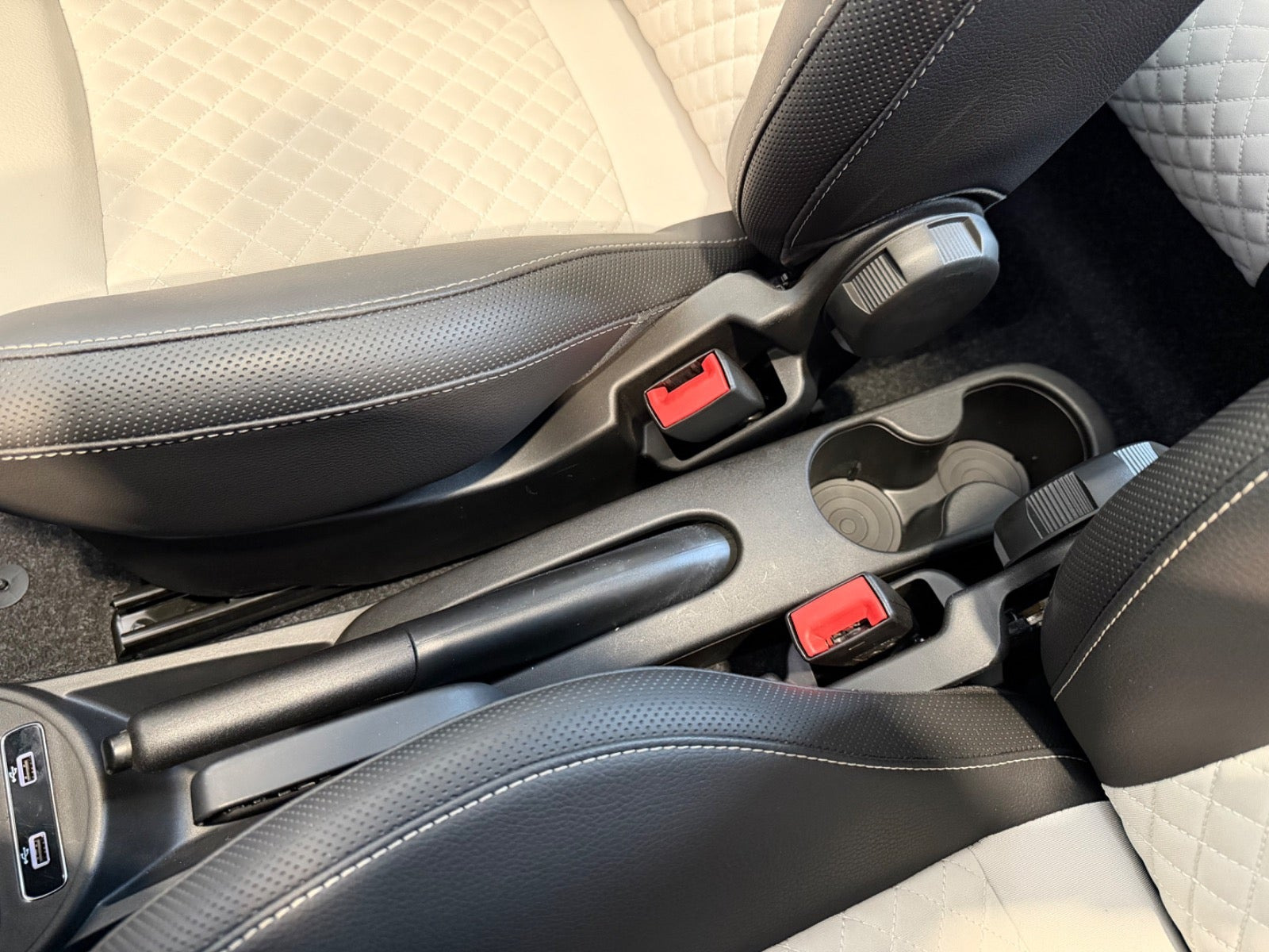 Grå Fiat 500 fra 2021