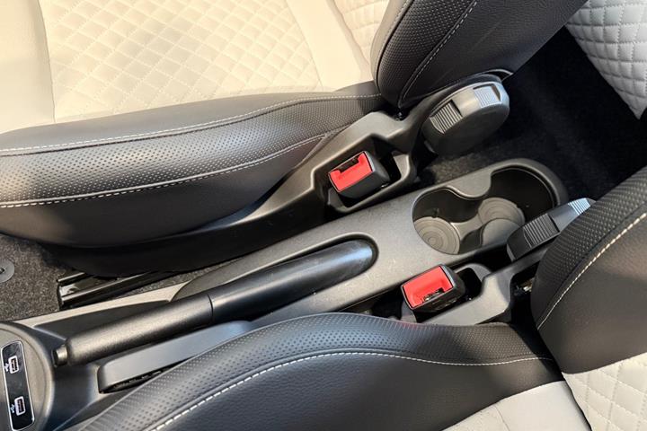 Grå Fiat 500 fra 2021