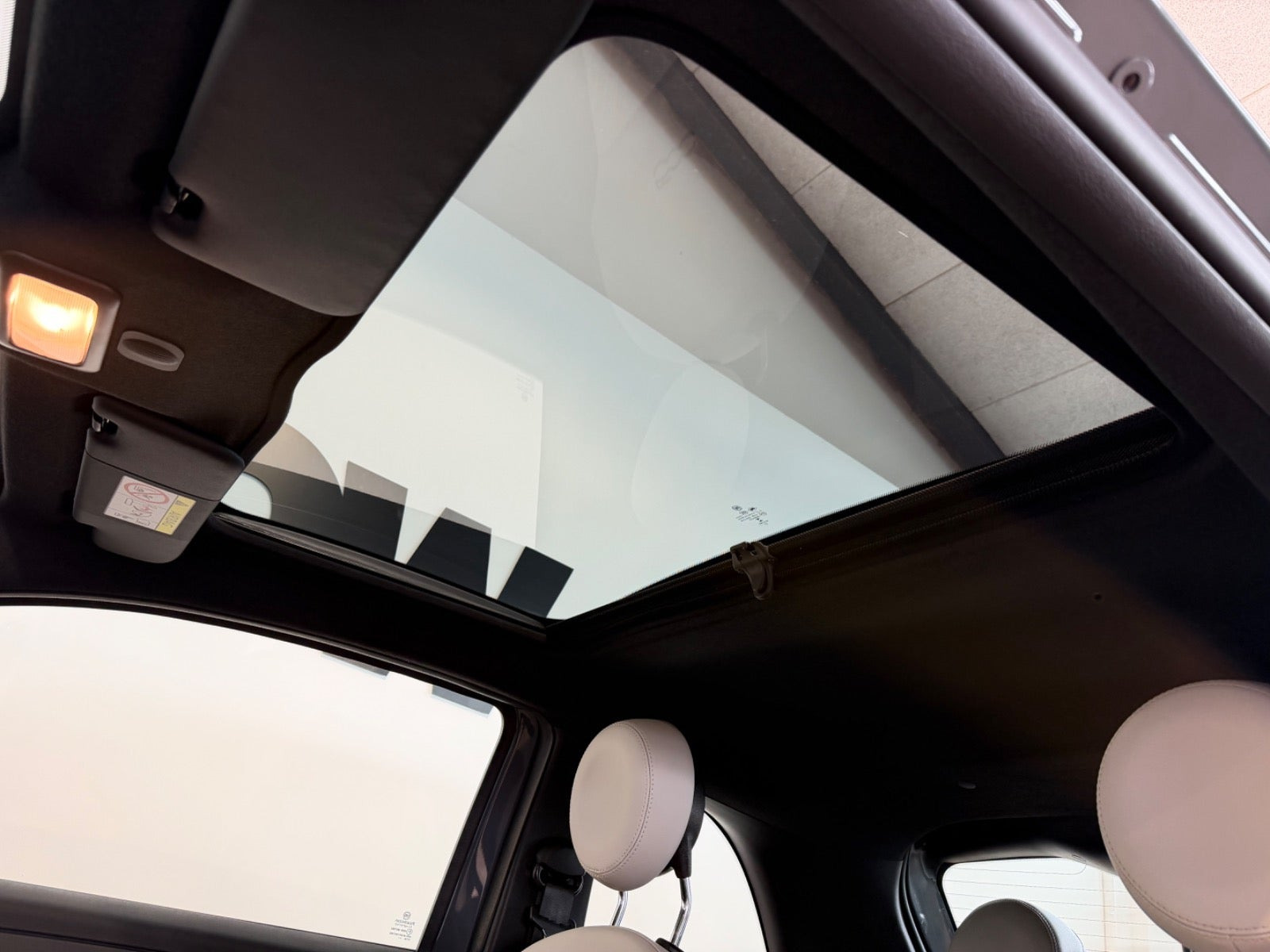 Grå Fiat 500 fra 2021