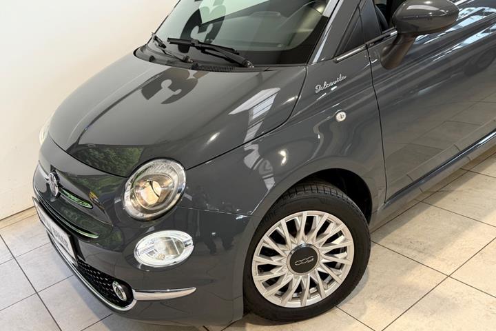 Grå Fiat 500 fra 2021