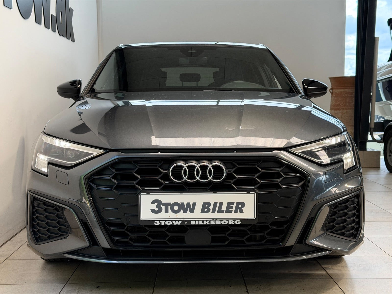 Grå Audi A3 fra 2021