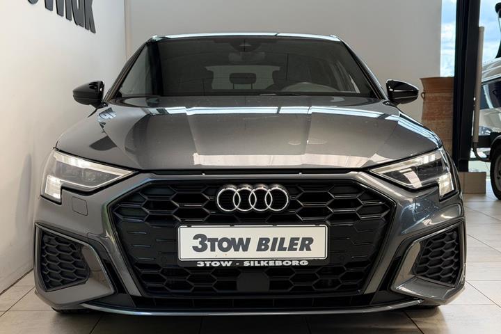 Grå Audi A3 fra 2021