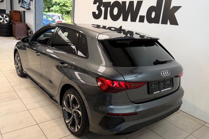 Grå Audi A3 fra 2021