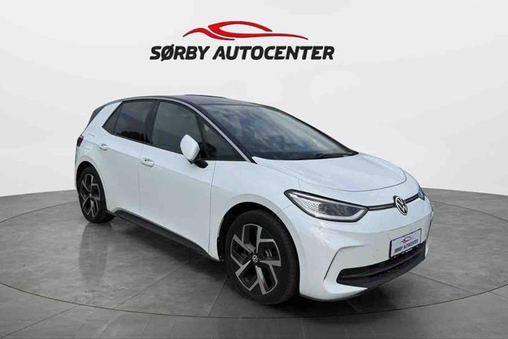 Hvid VW ID.3 fra 2024 set udefra