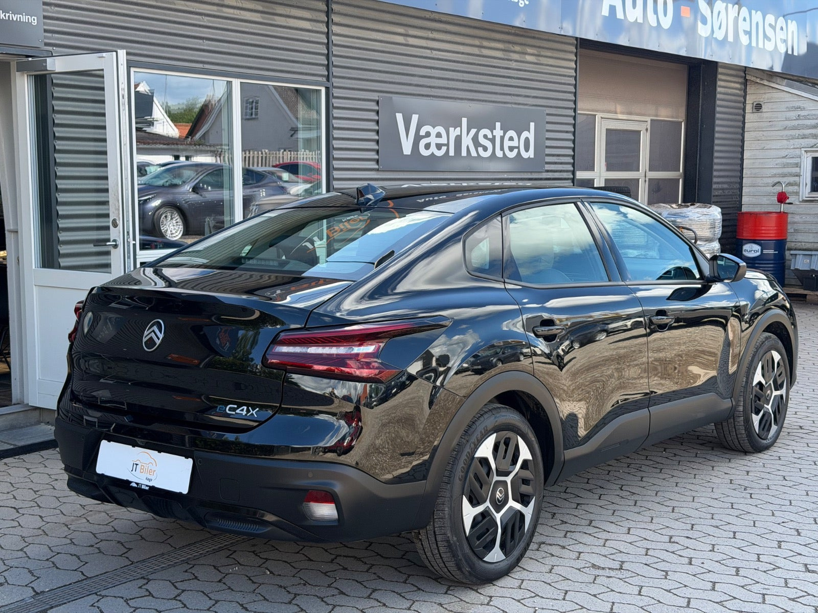 Sort Citroën ë-C4 X fra 2025