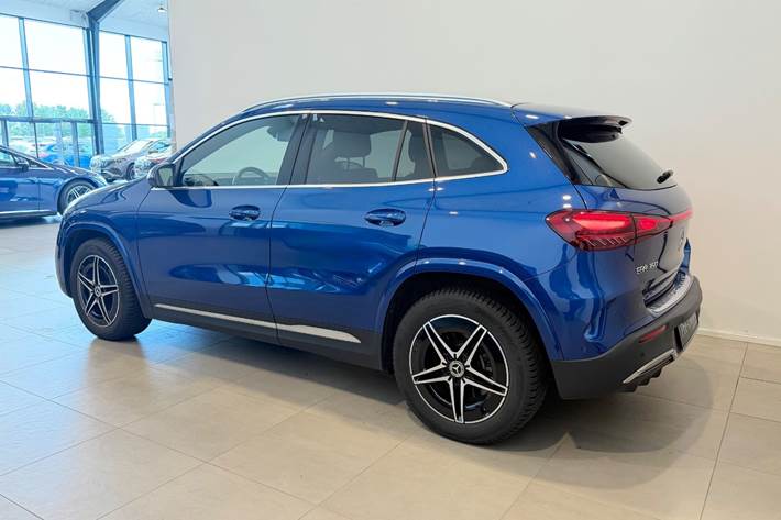 Blå Mercedes EQA350 fra 2024