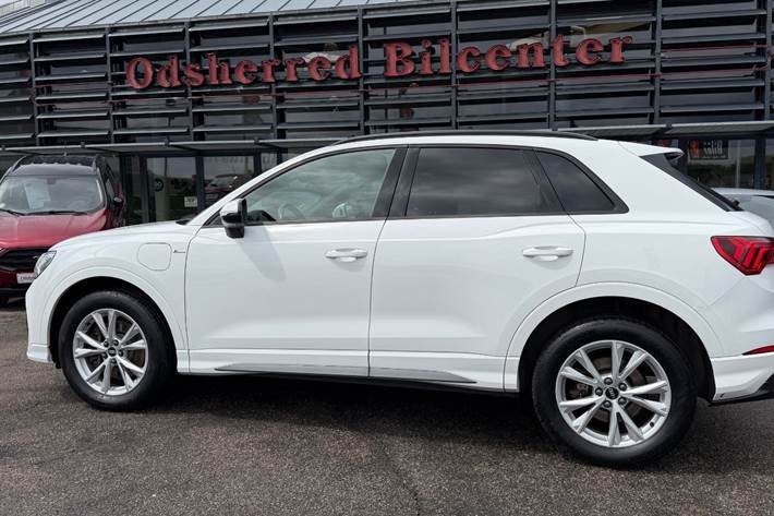 Hvid Audi Q3 fra 2021