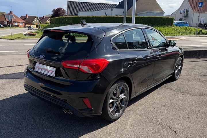 Sort Ford Focus fra 2019