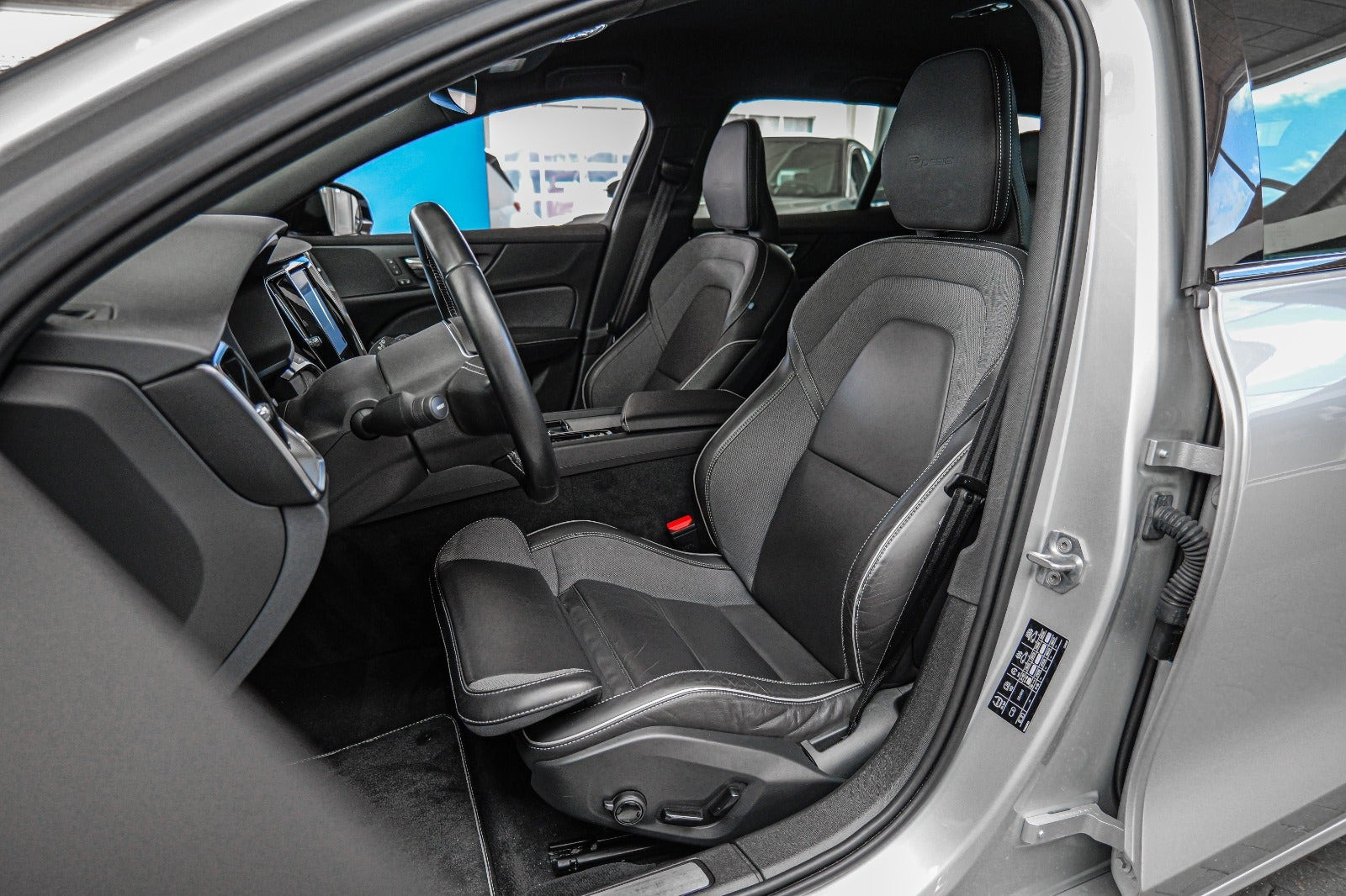 Sølv Volvo V60 fra 2019