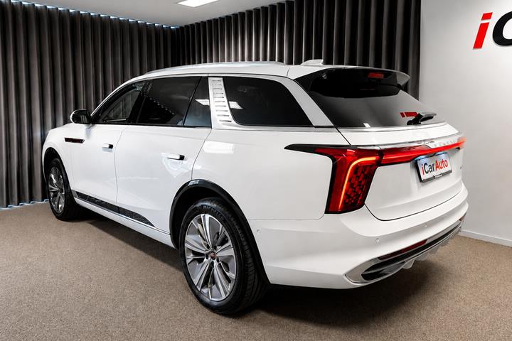 Hvid Hongqi E-HS9 fra 2024