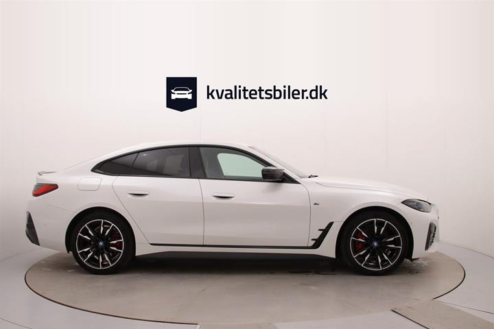 Hvid BMW i4 fra 2023