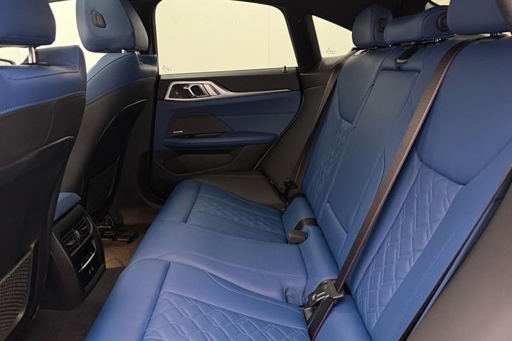 Hvid BMW i4 fra 2023