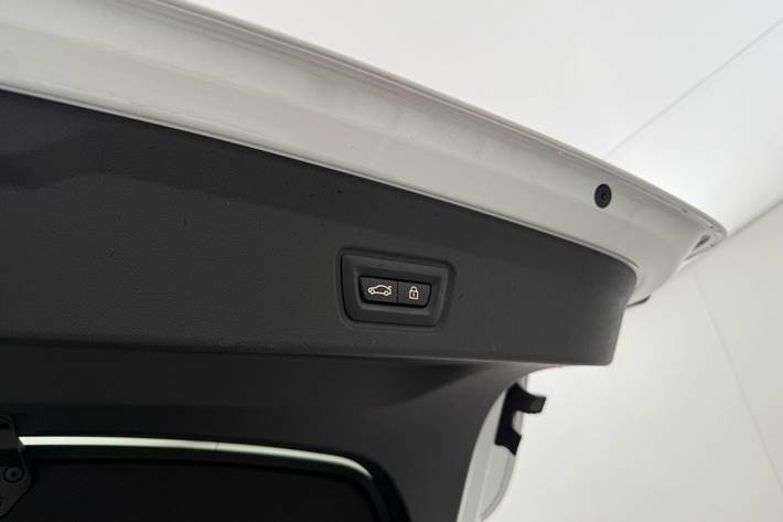 Hvid BMW i4 fra 2023