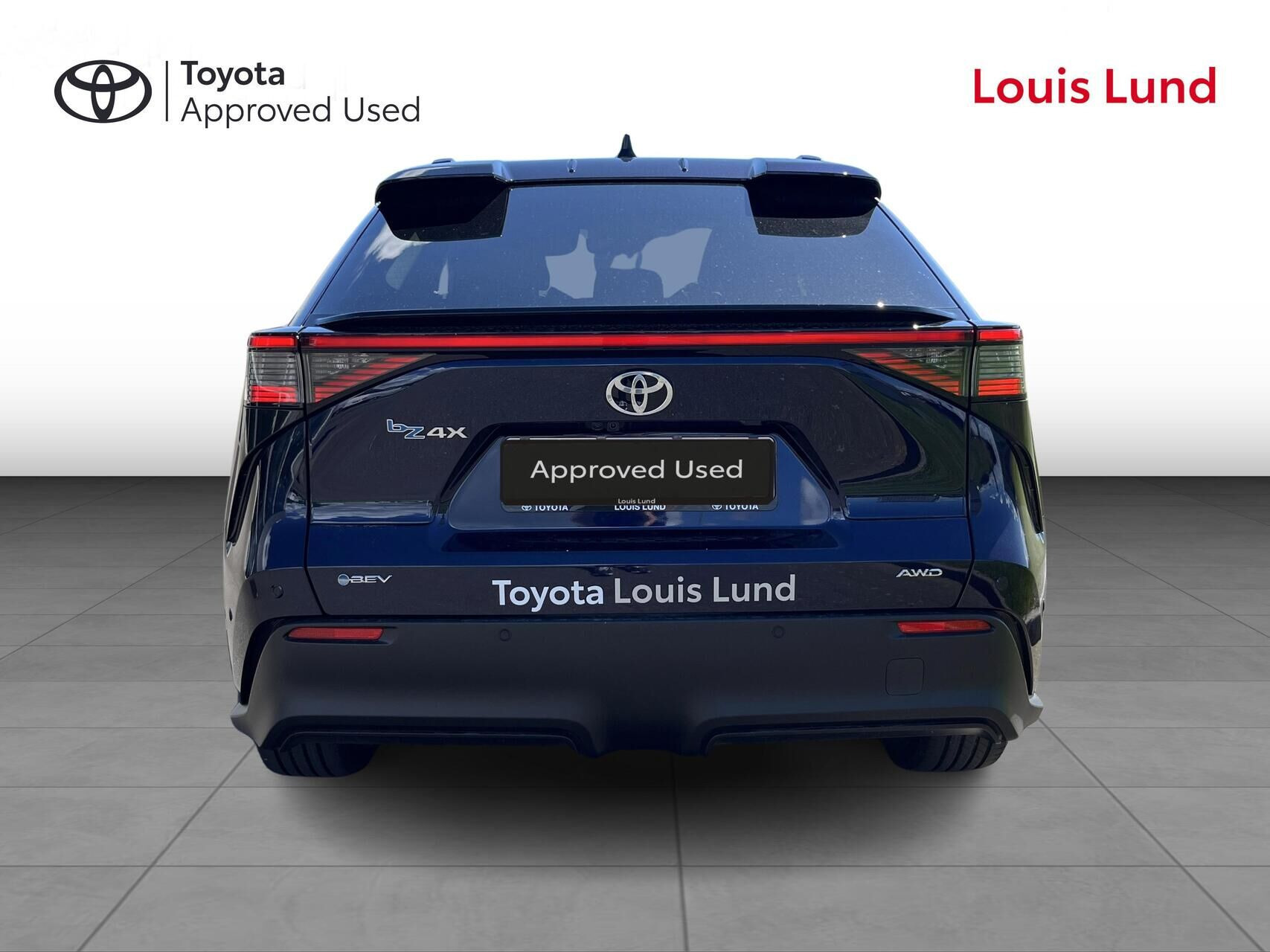 Blå Toyota BZ4X fra 2025