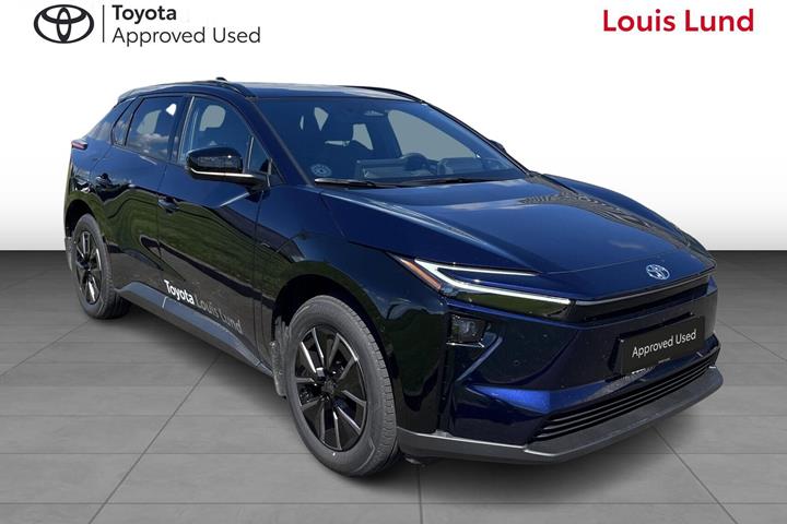 Blå Toyota BZ4X fra 2025