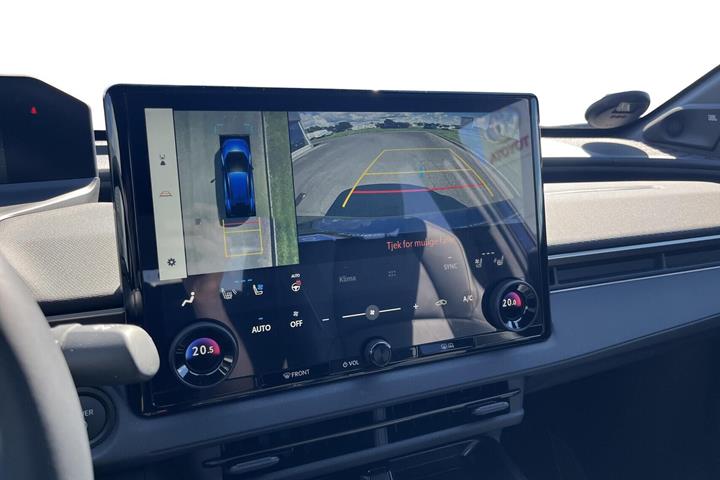 Blå Toyota BZ4X fra 2025
