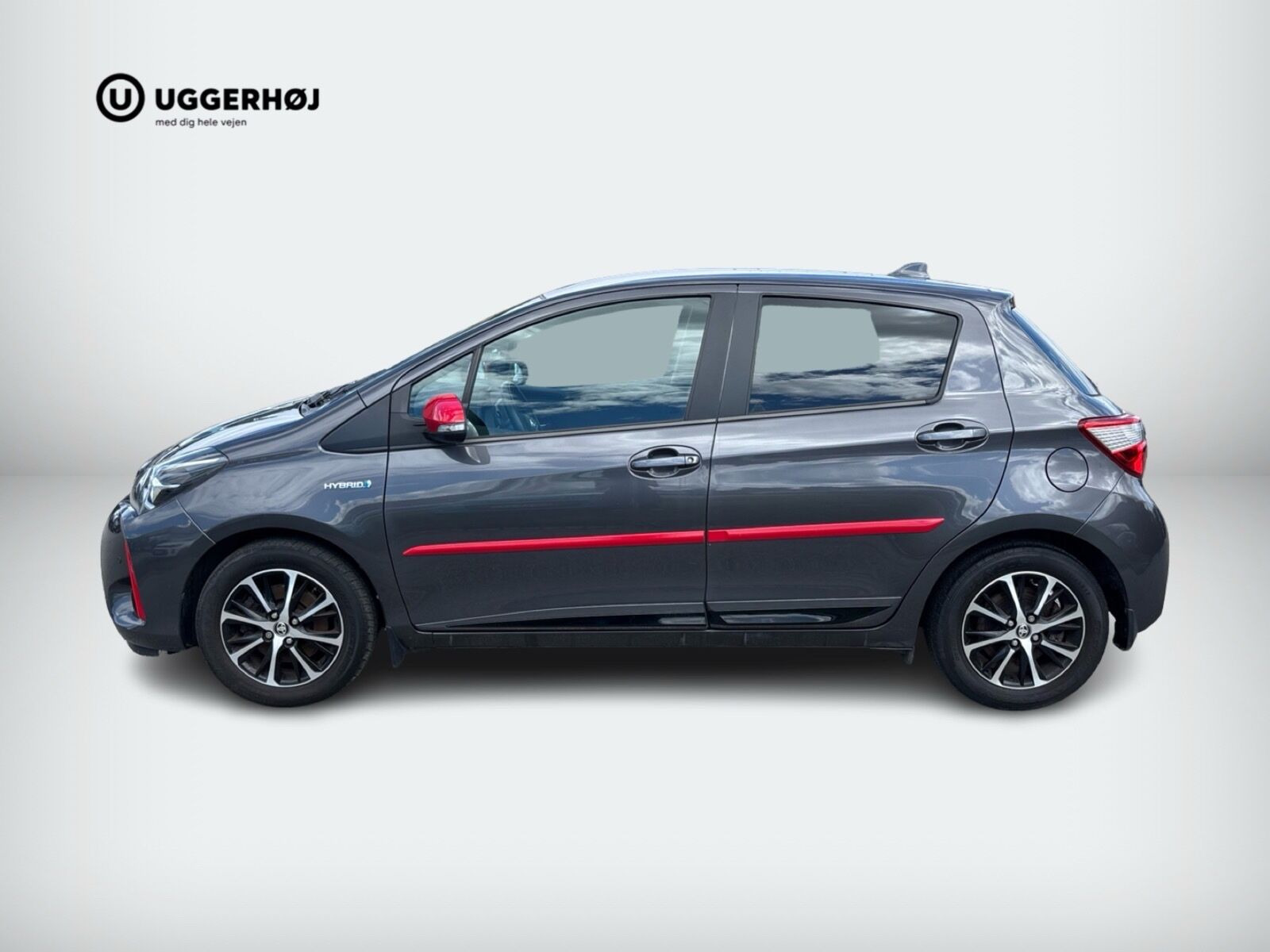 Grå Toyota Yaris fra 2020