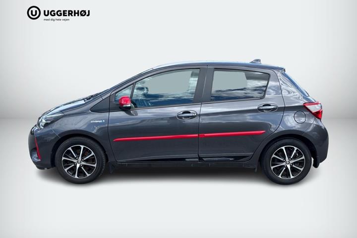 Grå Toyota Yaris fra 2020
