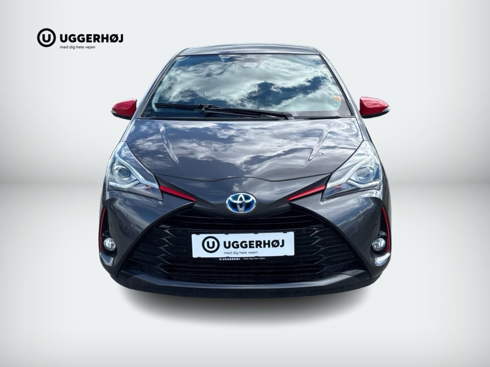 Grå Toyota Yaris fra 2020