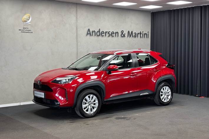 Rød Toyota Yaris Cross fra 2022