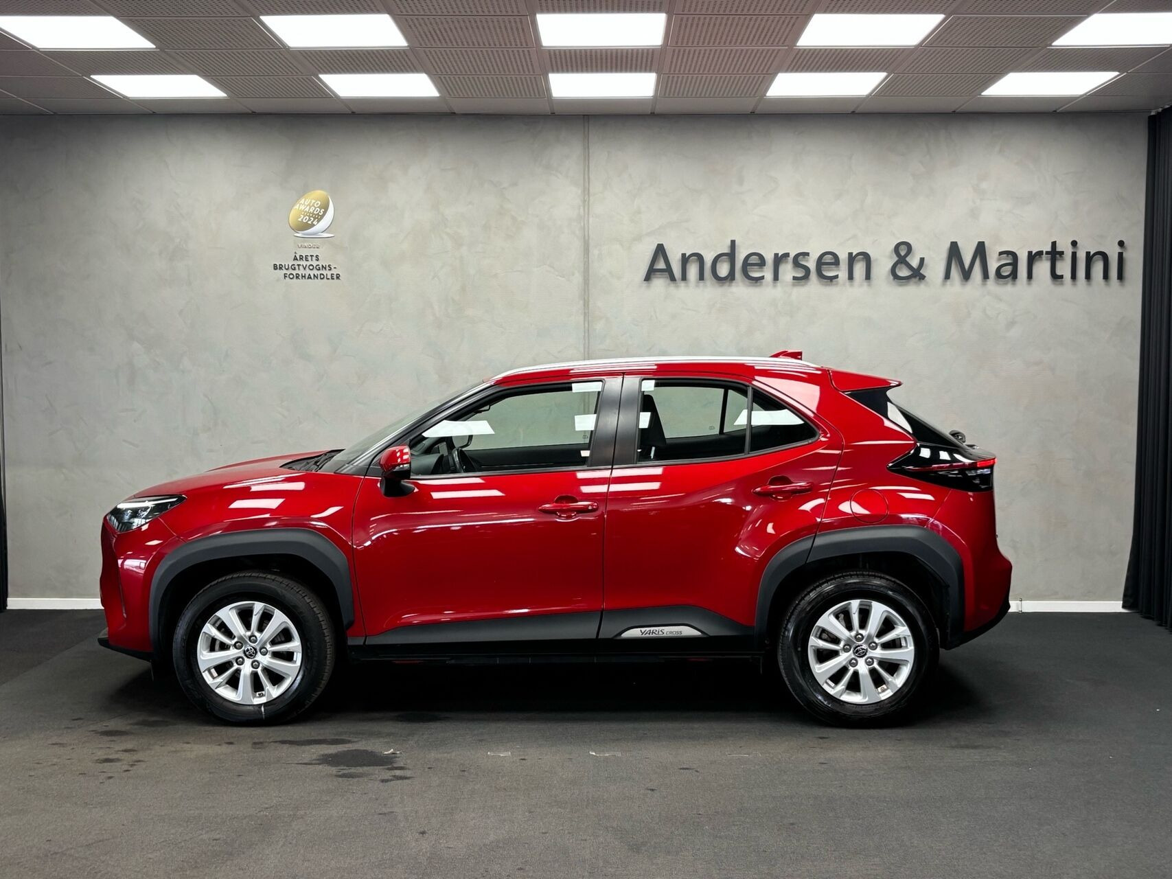 Rød Toyota Yaris Cross fra 2022