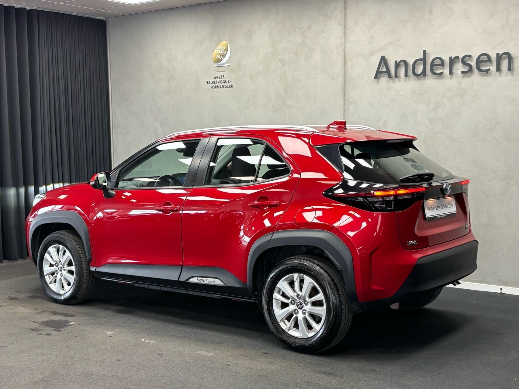 Rød Toyota Yaris Cross fra 2022