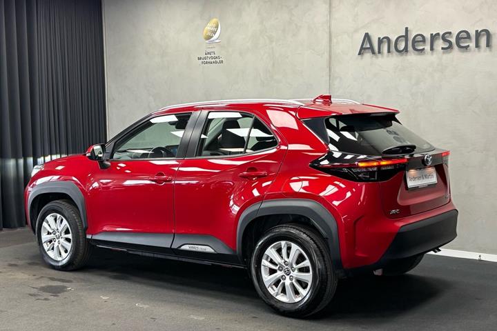 Rød Toyota Yaris Cross fra 2022