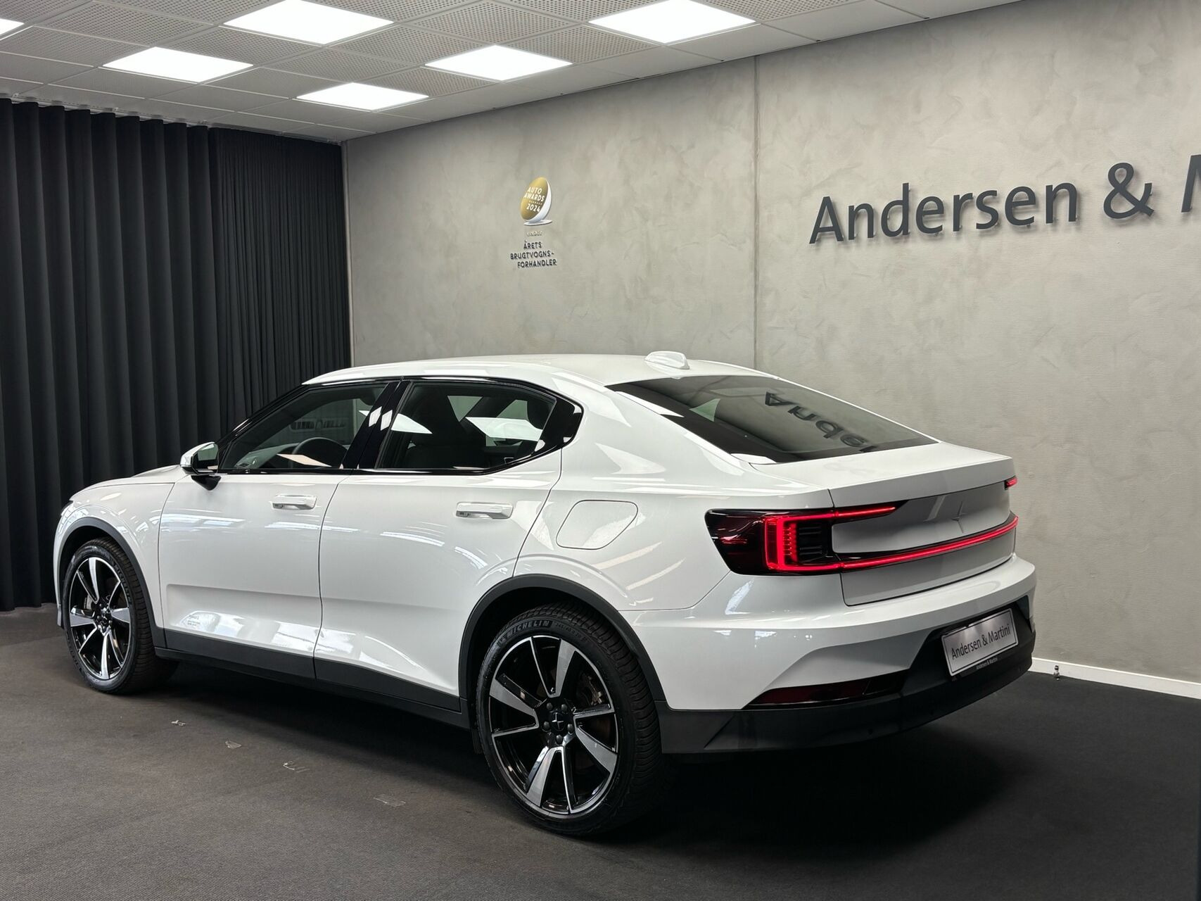 Hvid Polestar 2 fra 2023