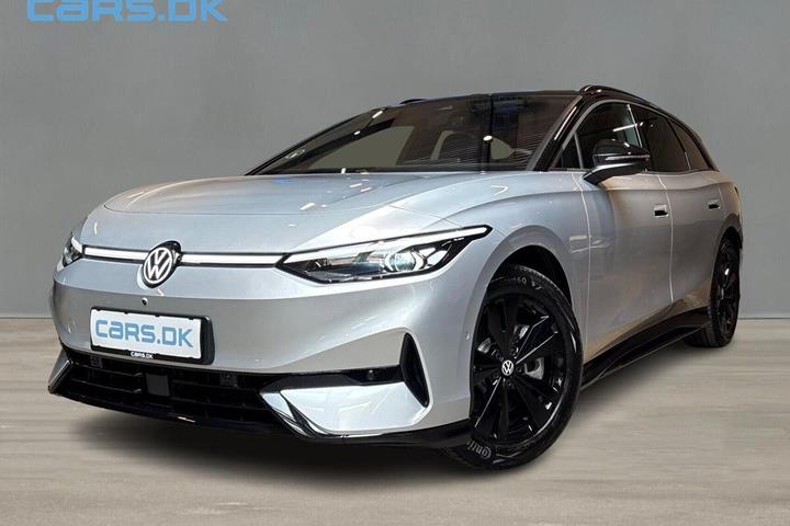 Sølv VW ID.7 fra 2026 set udefra