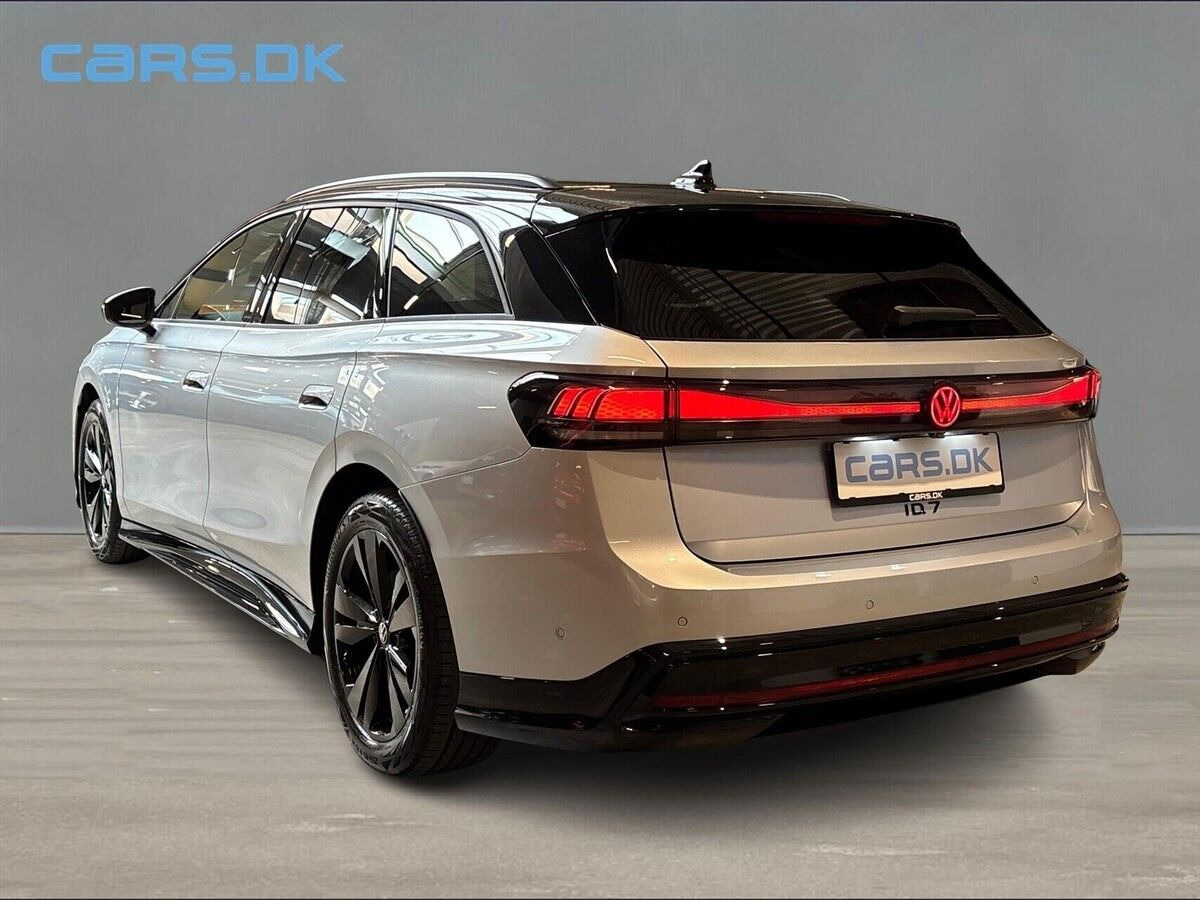 Sølv VW ID.7 fra 2026