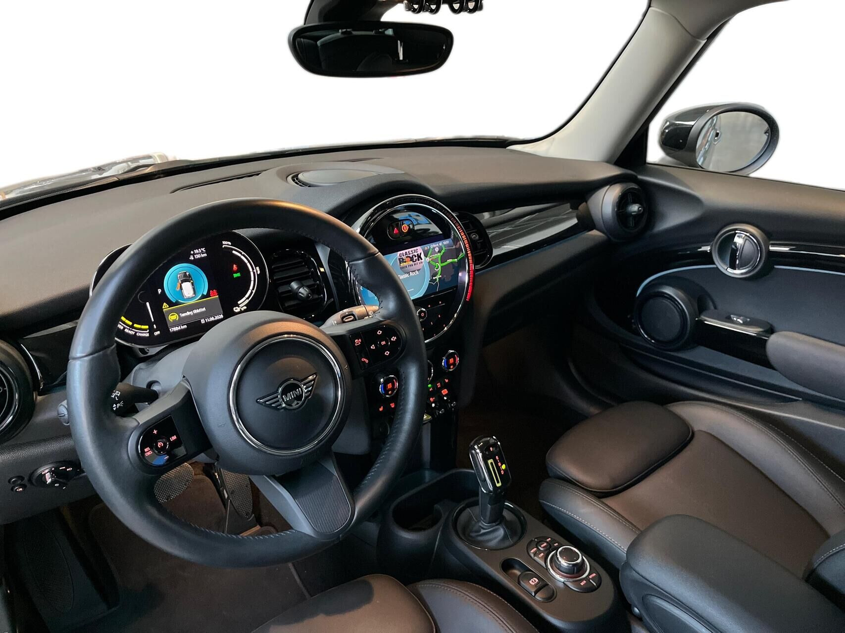 Grå Mini Cooper fra 2023