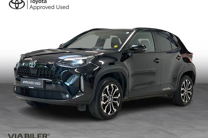 Sort Toyota Yaris Cross fra 2023 set udefra