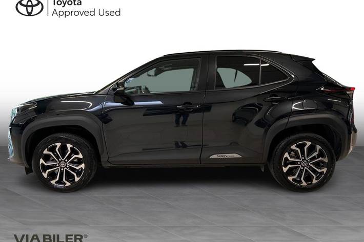 Sort Toyota Yaris Cross fra 2023