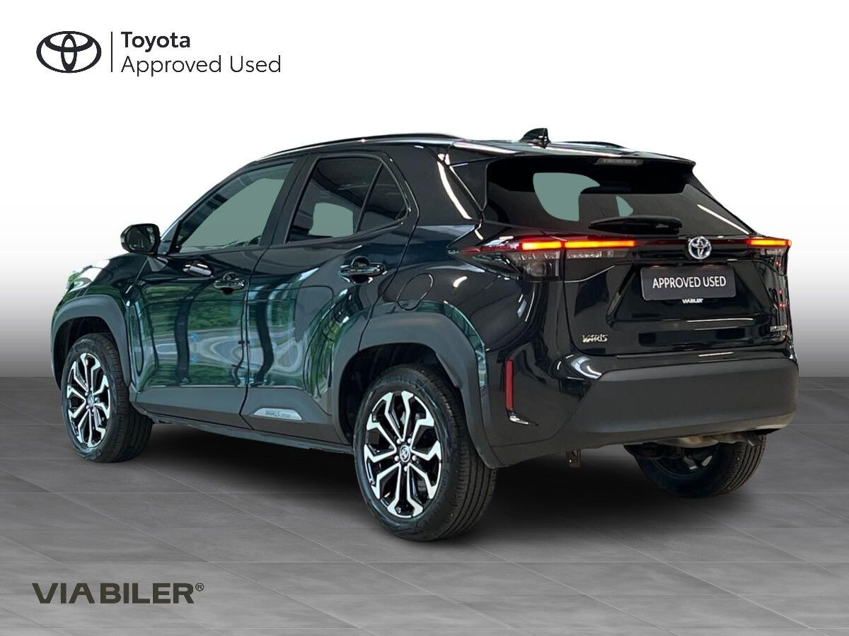 Sort Toyota Yaris Cross fra 2023