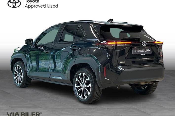 Sort Toyota Yaris Cross fra 2023