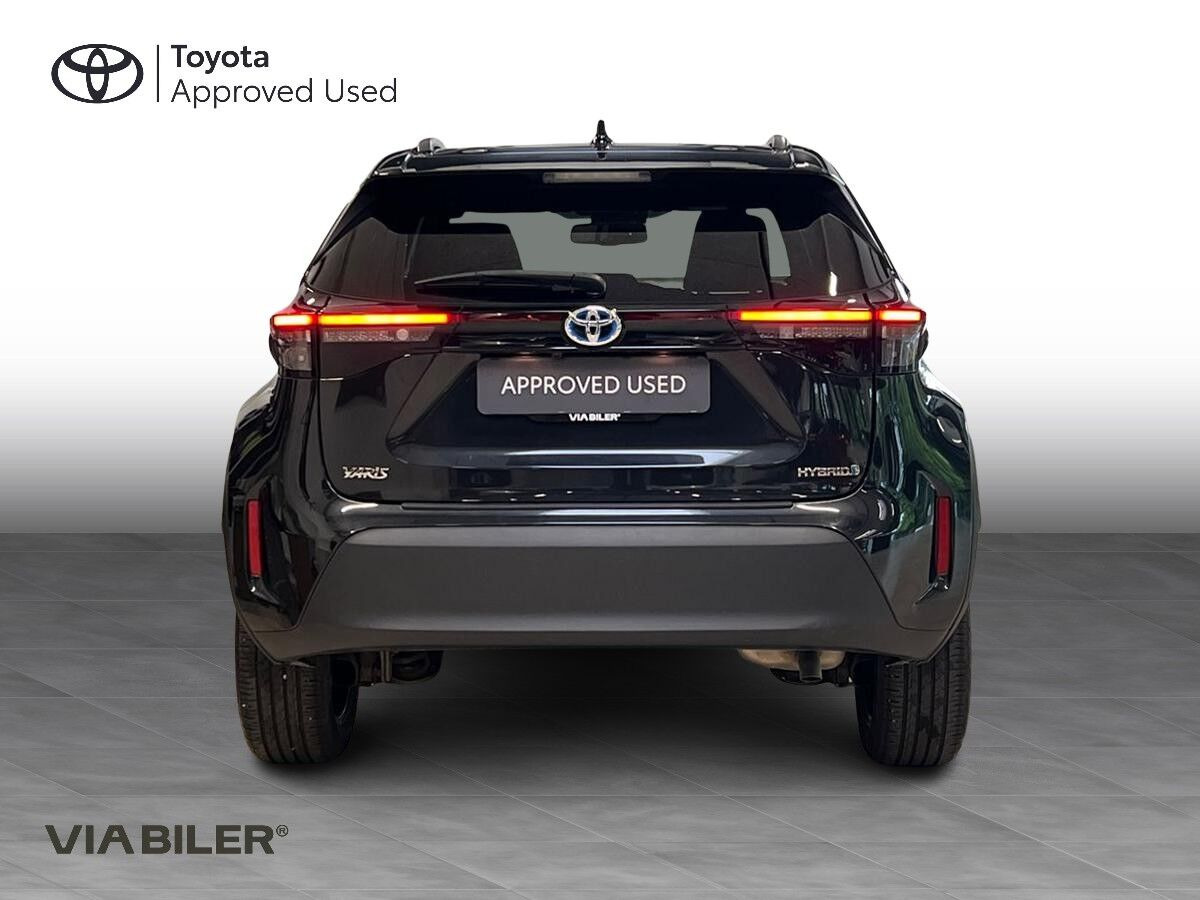 Sort Toyota Yaris Cross fra 2023