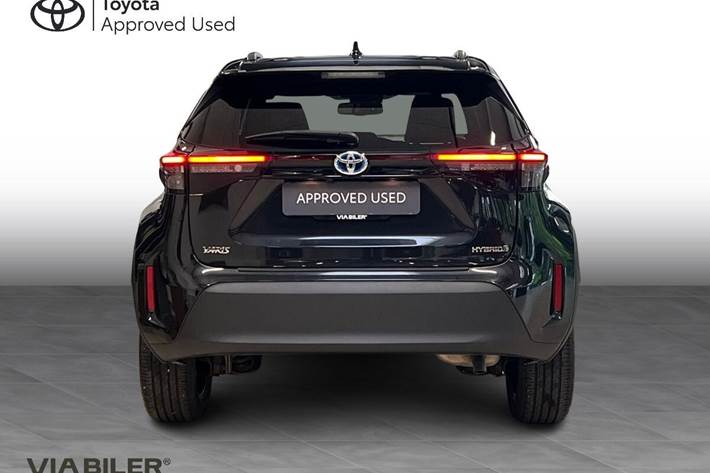 Sort Toyota Yaris Cross fra 2023